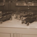 Alcune delle teche presenti al Museo colme di giocattoli